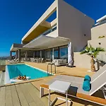 Serenity Heights - Luxury Concierge Services * 아데제