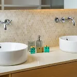 Serenity Heights - Luxury Concierge Services 아데제