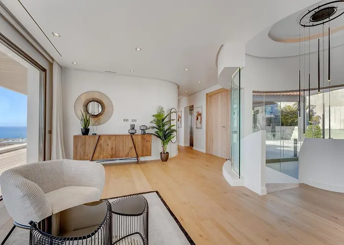 Serenity Heights - Luxury Concierge Services Адехе