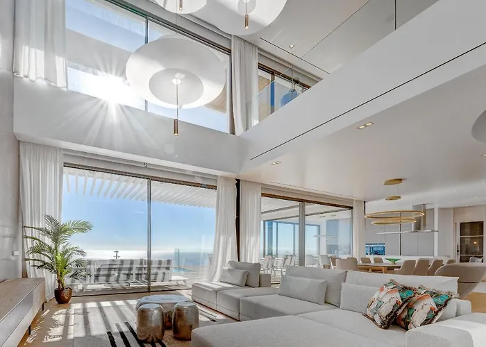 Serenity Heights - Luxury Concierge Services 빌라