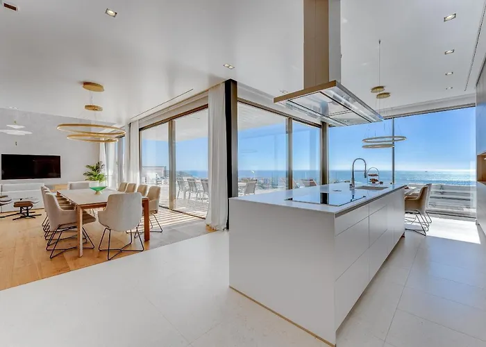 Serenity Heights - Luxury Concierge Services 빌라