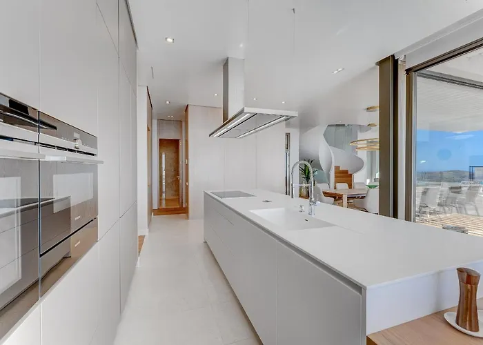 빌라 Serenity Heights - Luxury Concierge Services 아데제