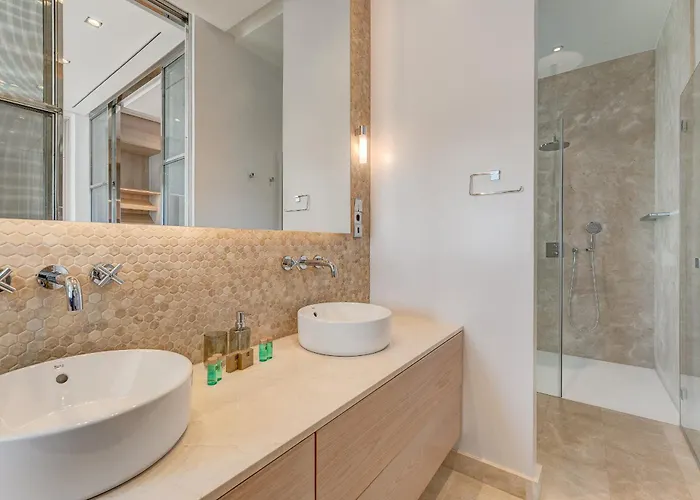 빌라 Serenity Heights - Luxury Concierge Services 아데제