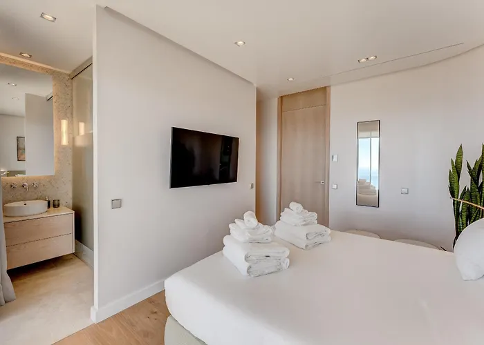 Serenity Heights - Luxury Concierge Services * Адехе