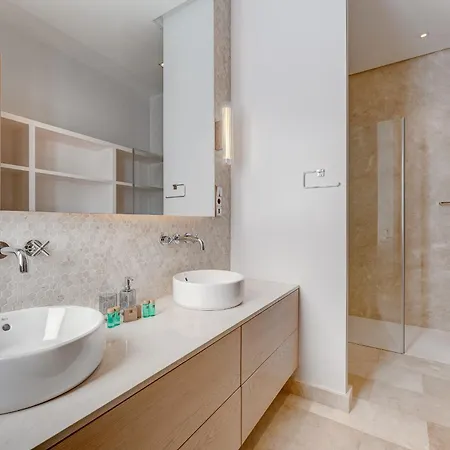 Serenity Heights - Luxury Concierge Services أذيخي